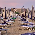 Relax Just 150mt From The - Beahost